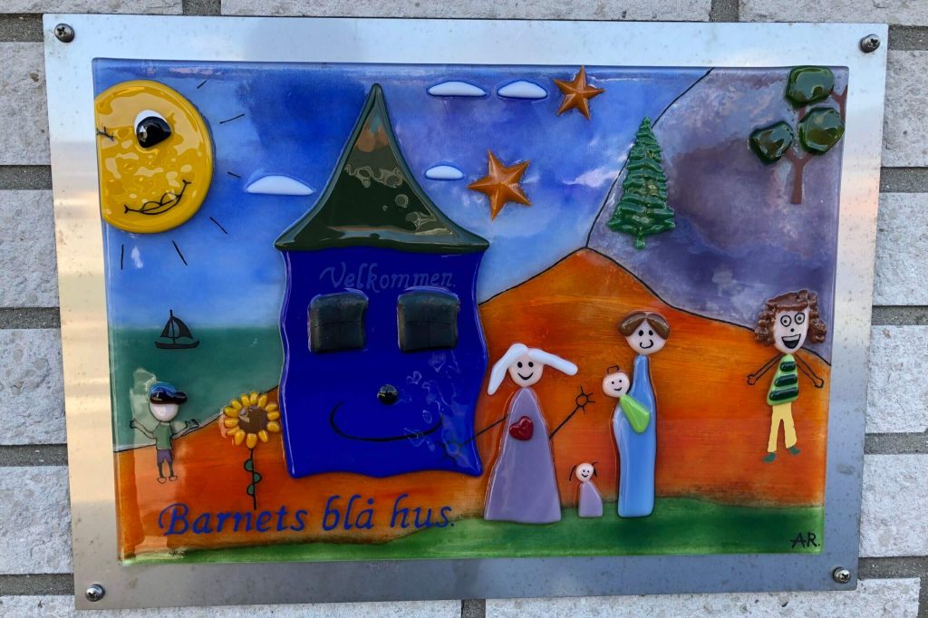 BarnetsBlaaHus2 Scaled E1694764509535